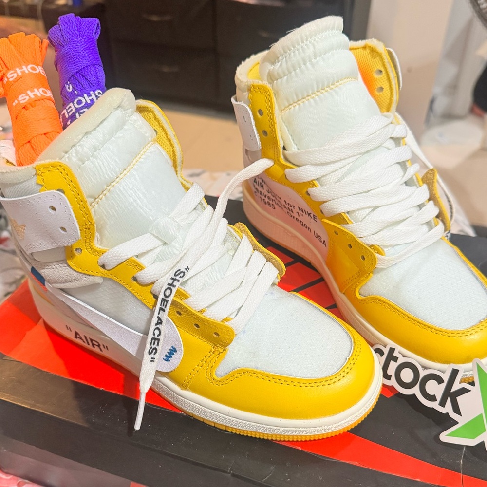 Off-white jordan 1s